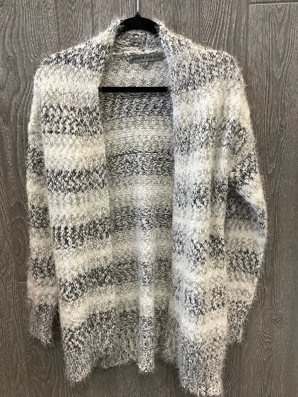 Women's Albanian Wool SweatersSweater Cardigan By Absolutely Famous In Grey, Size: S