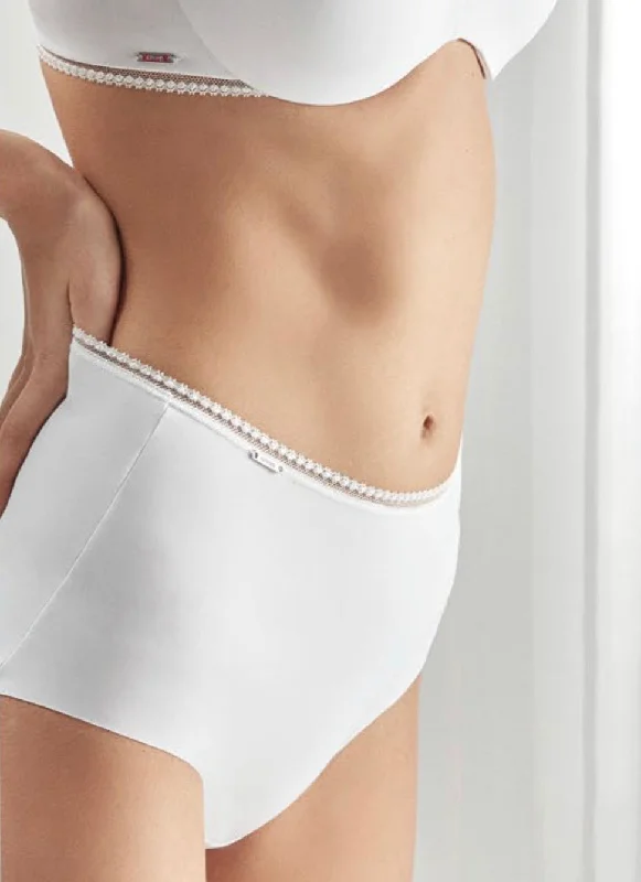 cotton-blend briefs with a built-in bra and moisture-wicking fabric for added support and comfortBraguita alta moldeadora corte láser tejido reciclado